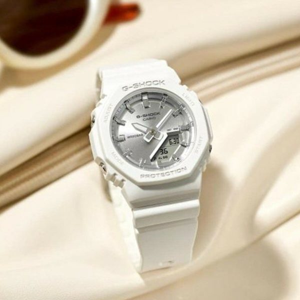 Ladies  Watch Casio G-Shock GMA-P2100VA-7AER (Ø 40 mm) Fashion